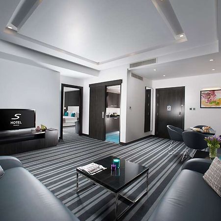 S Hotel Bahrain Sanabis Стая снимка