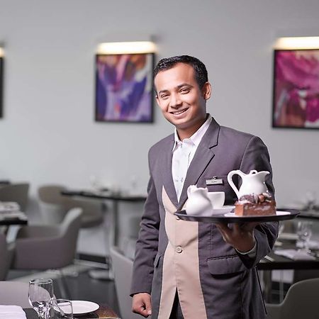 S Hotel Bahrain Sanabis Удобства снимка